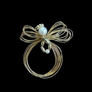 Vintage Golden Wire Angel Pin